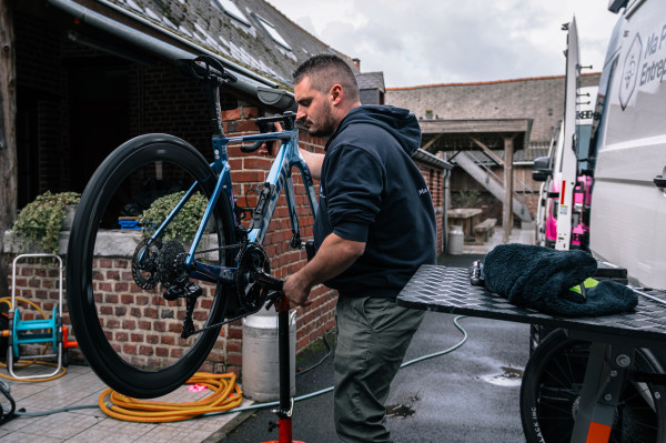 09-Entretien-velo-Valentin-10-69c5a796d70e9.jpg