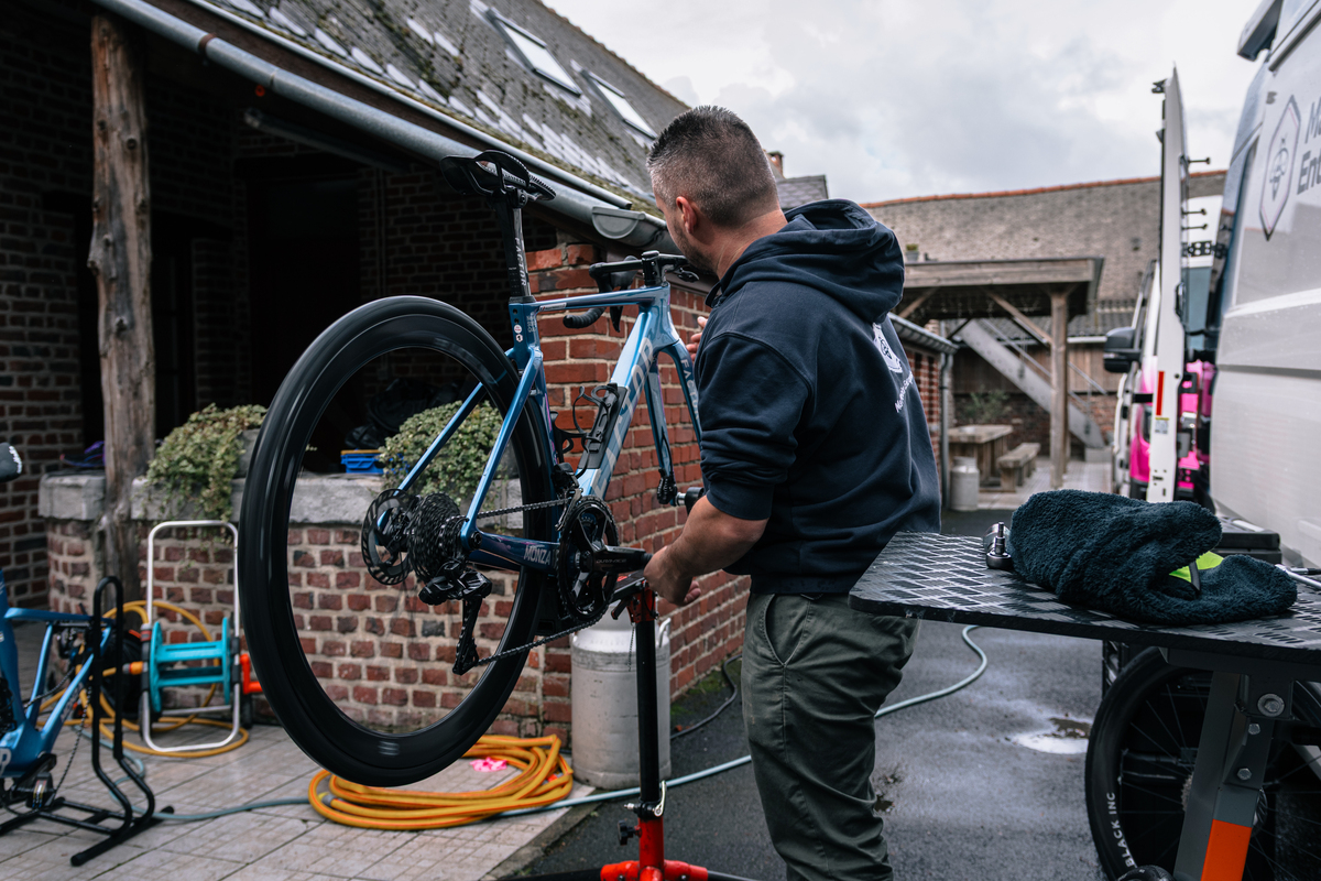 Entretien-velo-Valentin-8-69c5a89f2c613.jpg